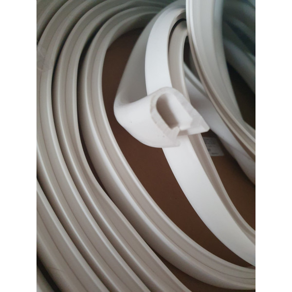 Буртик PVC профил, бял 18х26 мм